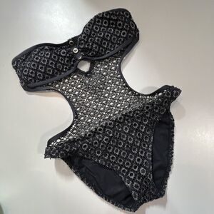 Bisou Bisou Swimsuit women’s size M  Cut-Out One (1) Piece Black